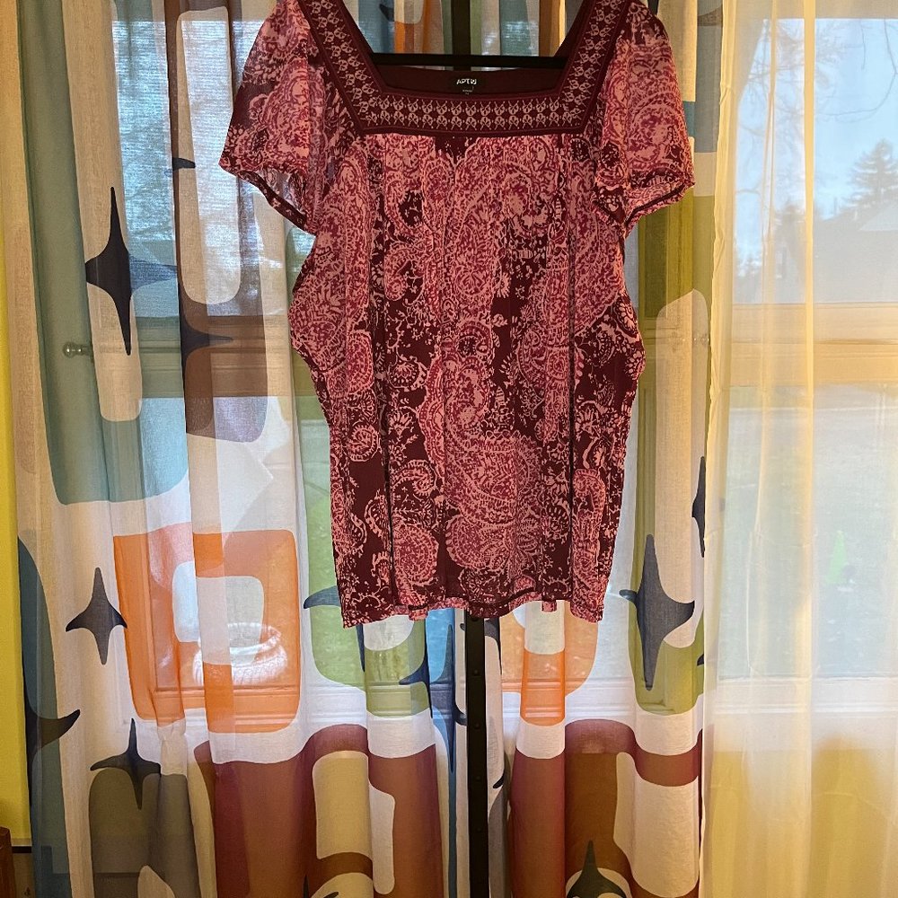 APT 9 pink/purple paisley blouse with square neck